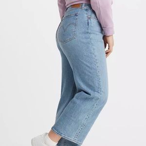 LEVIS RIBCAGE STRAIGHT ANKLE JEANS- plus size